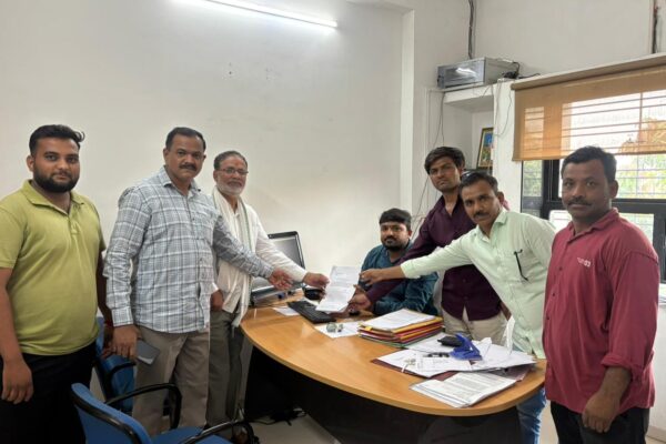 हायवेवर साचलेल्या गढूळ पाण्यामुळे नागरिक हैराण – भारतीय राष्ट्रीय महामार्ग प्राधिकरणाकडे निवेदन सादर